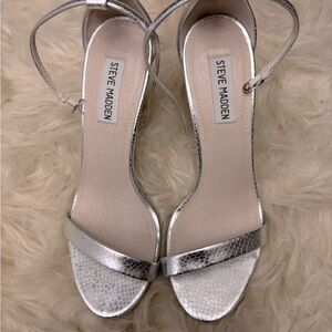 Steve Madden  Silver Heels Size 9